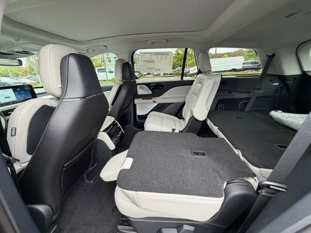New 2025 Lincoln Aviator Reserve w/ Equipment Group 201A image 13