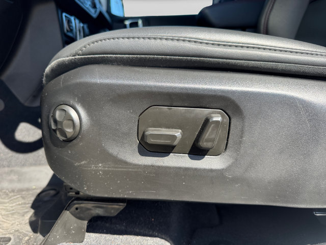 Used 2025 Jeep Wrangler Unlimited Rubicon AWD/4WD image 11