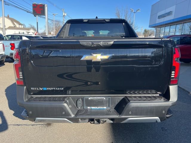 Used 2025 Chevrolet Silverado EV LT image 5
