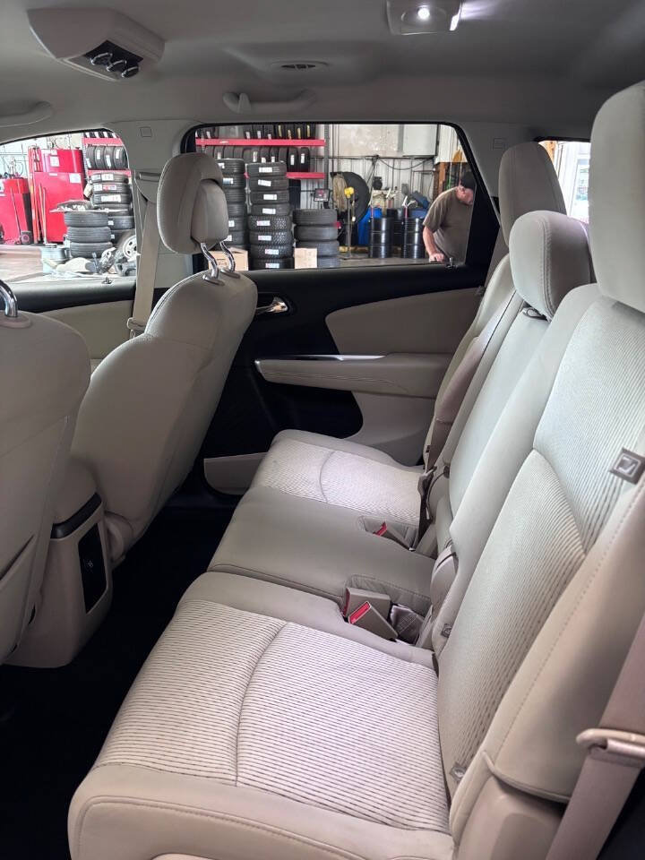 Used 2018 Dodge Journey SE w/ Safe & Sound Group AWD/4WD image 7