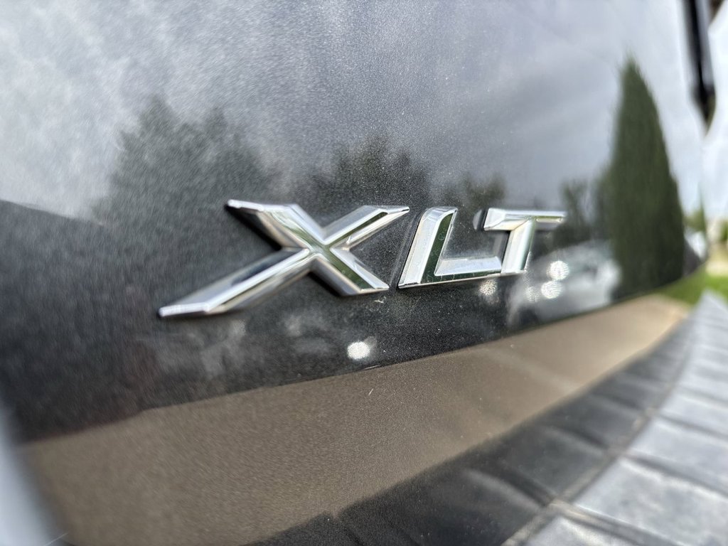 Used 2020 Ford Explorer XLT w/ Equipment Group 202A AWD/4WD image 36