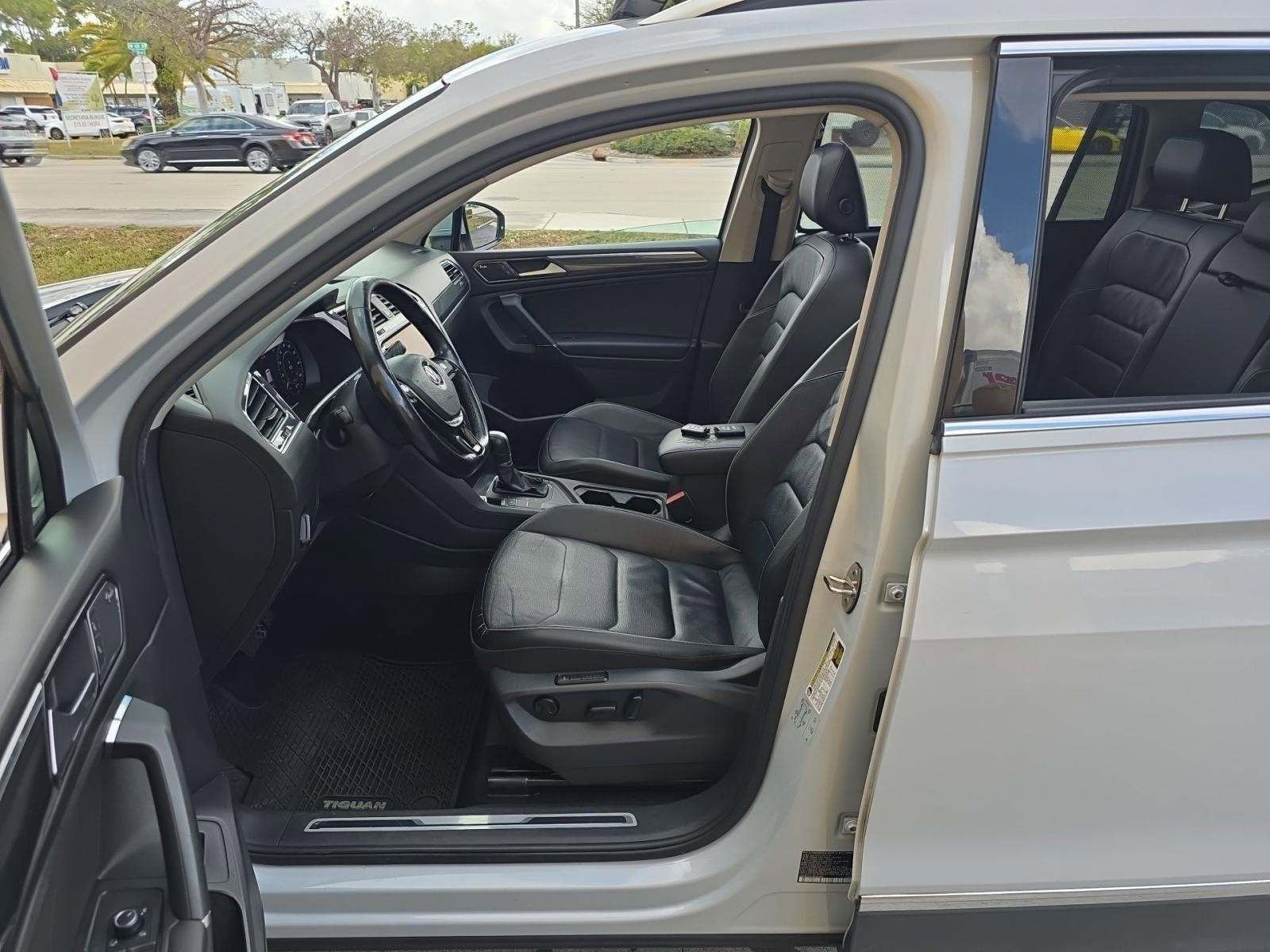 Used 2018 Volkswagen Tiguan SEL Premium image 4