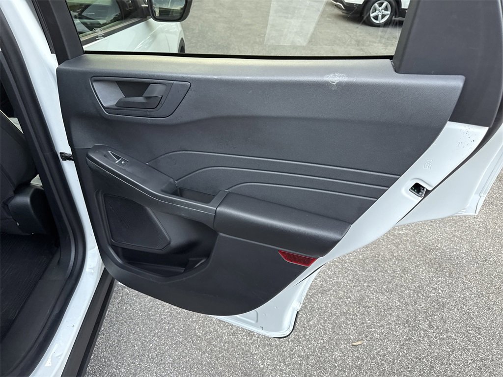 Used 2022 Ford Escape SE w/ SE Sport Appearance Package image 32