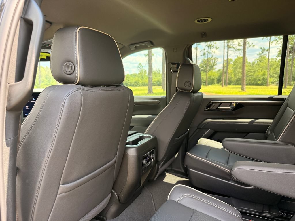 New 2025 Chevrolet Suburban Premier RWD image 29