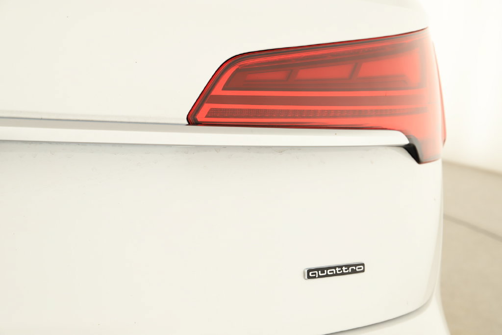 Certified 2024 Audi Q5 e Premium AWD/4WD image 29