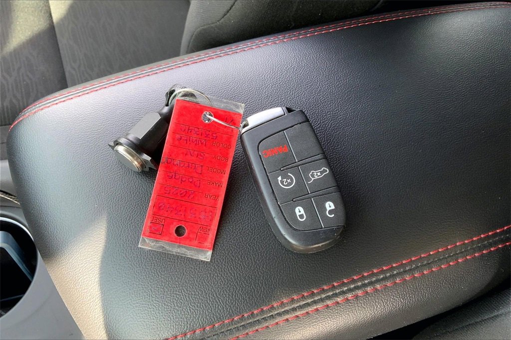 Used 2025 Dodge Durango GT image 26