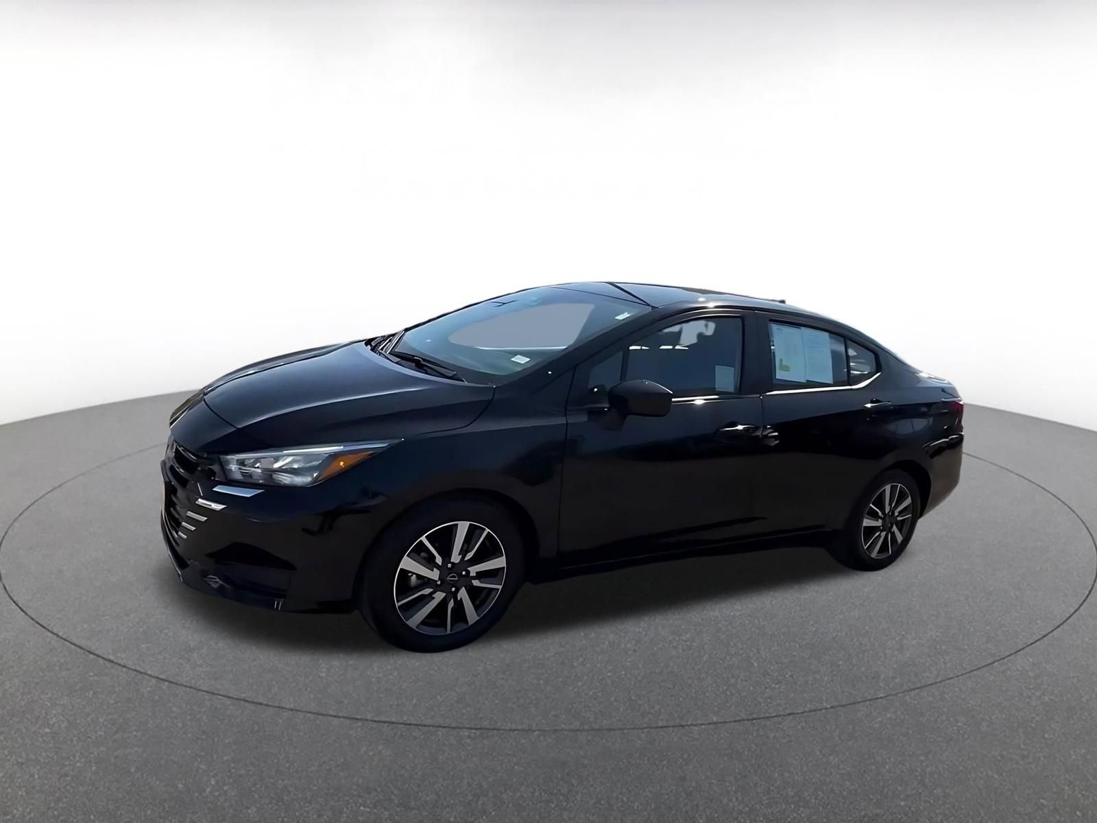 Used 2025 Nissan Versa SV FWD image 8