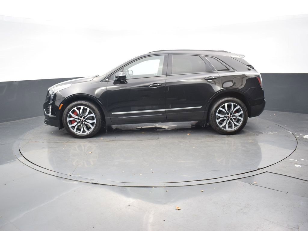 Certified 2024 Cadillac XT5 Sportv w/ LPO, Red Accent Package image 2