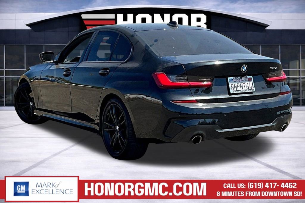 Used 2020 BMW 330i Sedan w/ M Sport Package RWD image 3