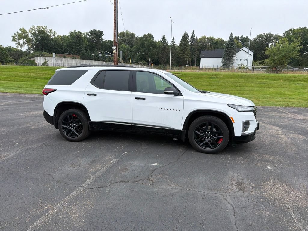 Used 2022 Chevrolet Traverse Premier w/ Redline Edition AWD/4WD image 23