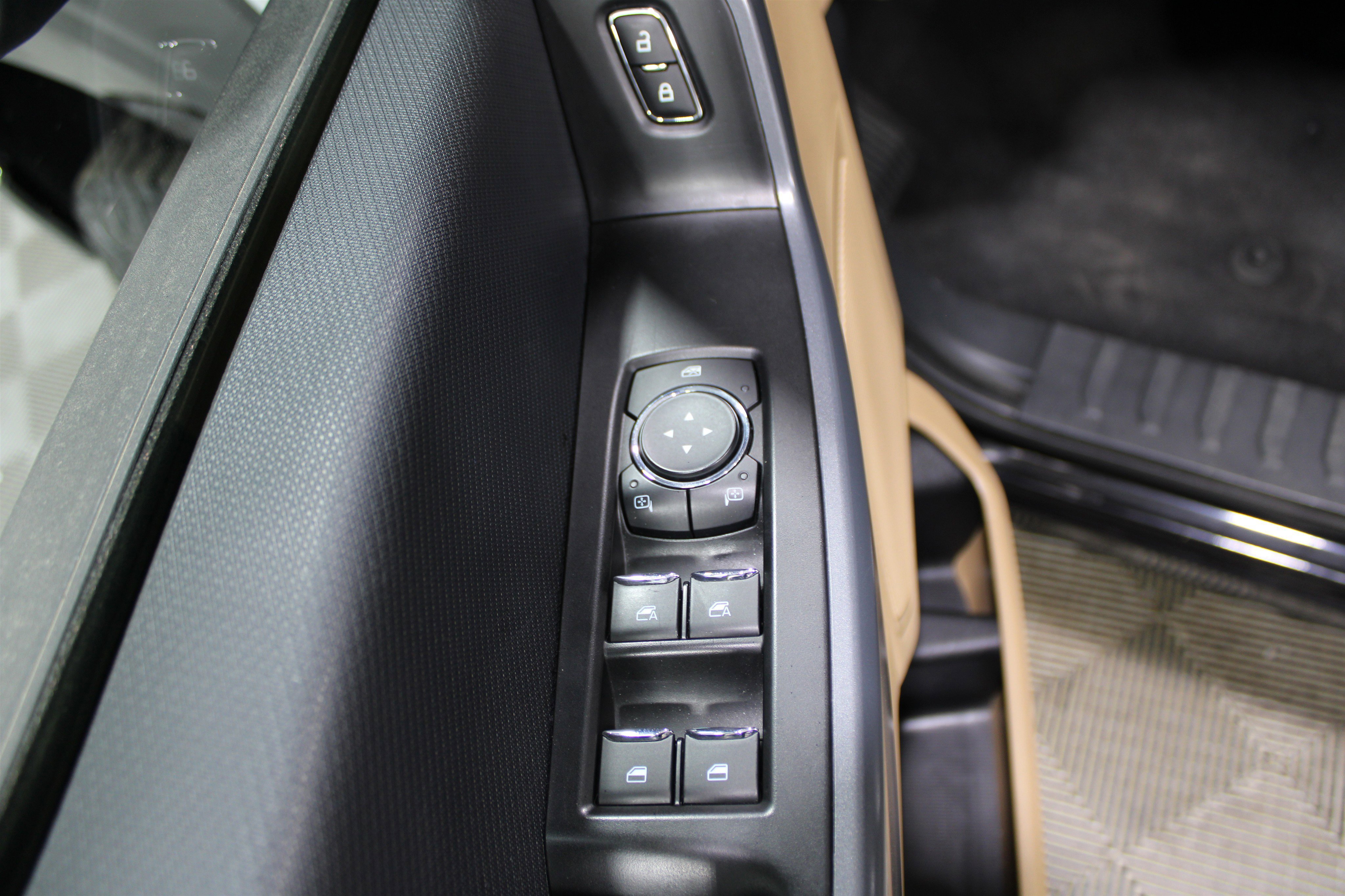 Used 2023 Ford F150 XLT image 7