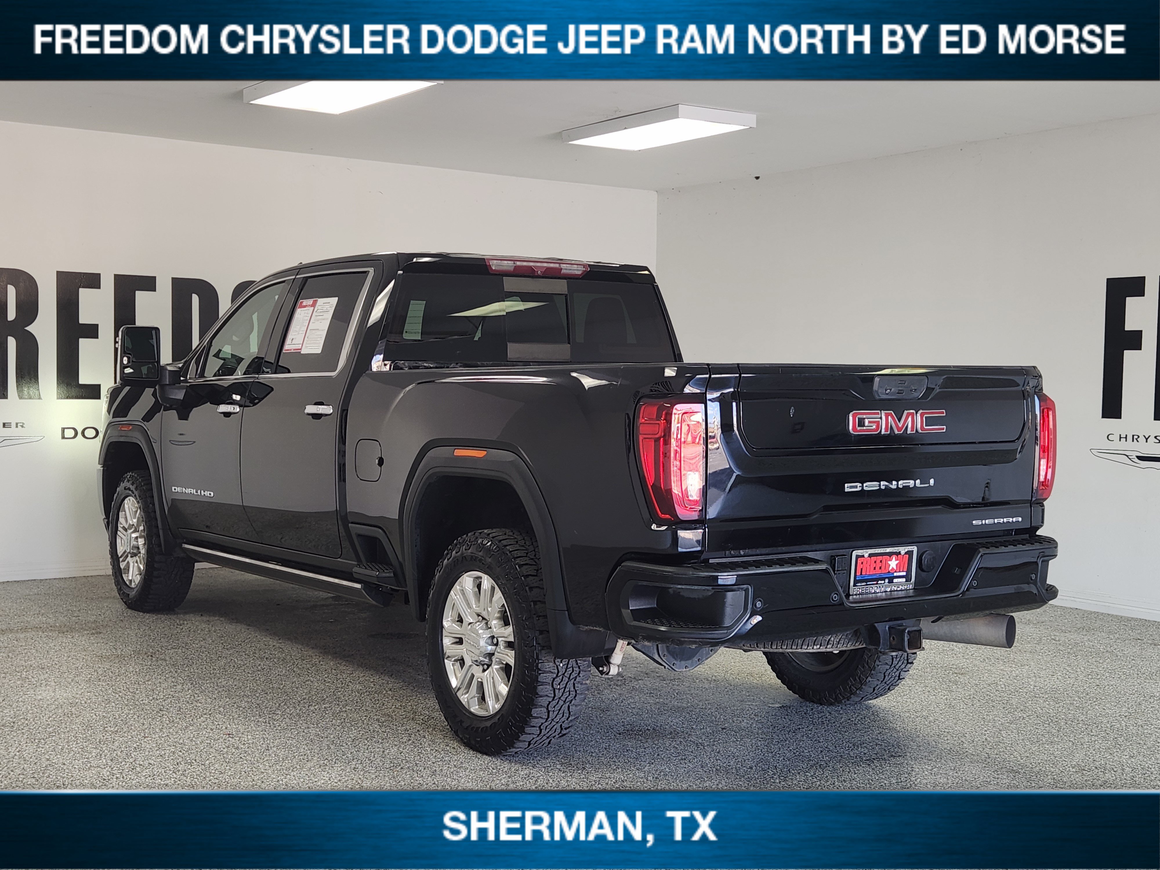 Used 2022 GMC Sierra 2500 Denali AWD/4WD image 3
