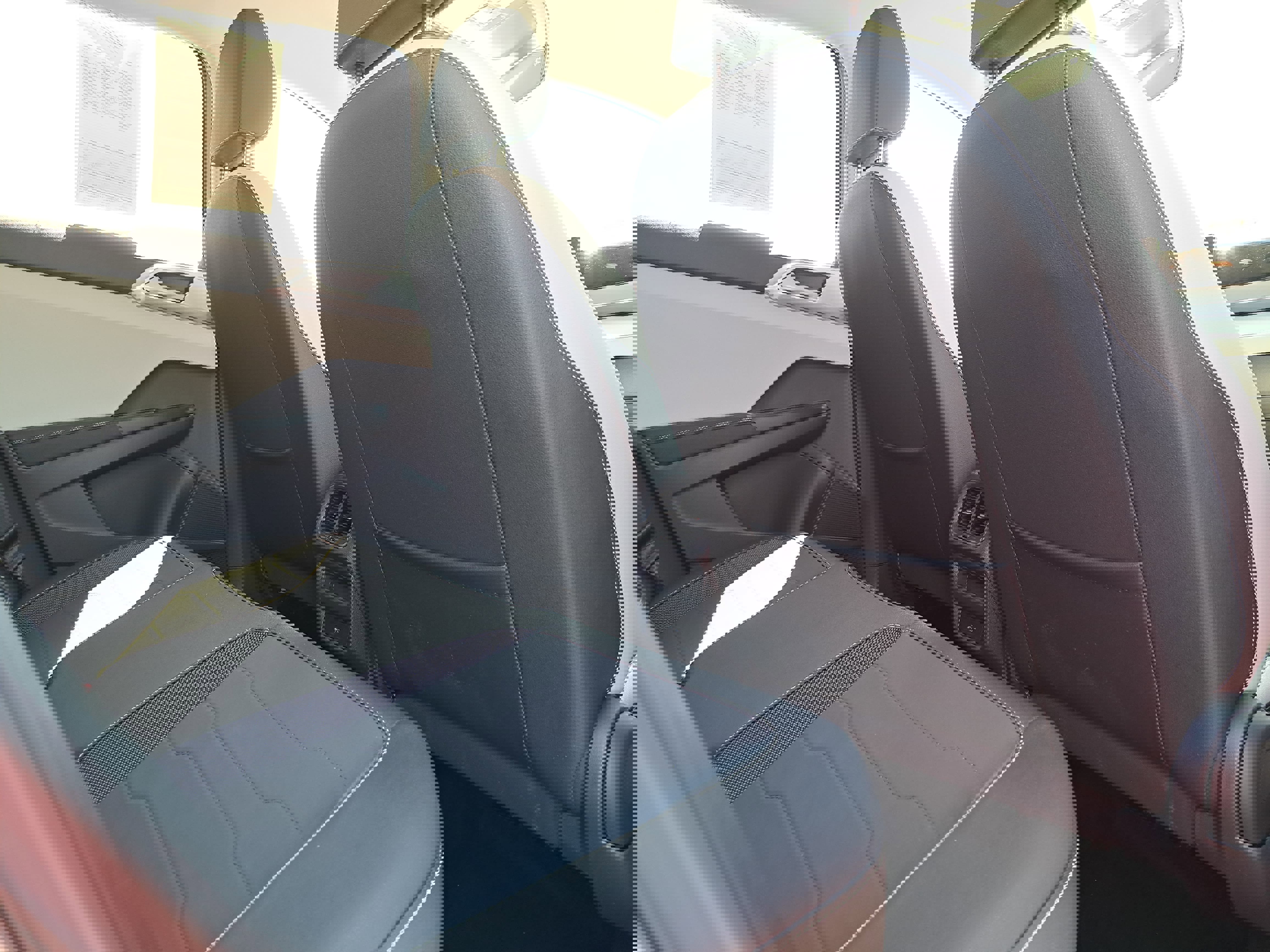 Certified 2025 Volkswagen Taos SE image 11