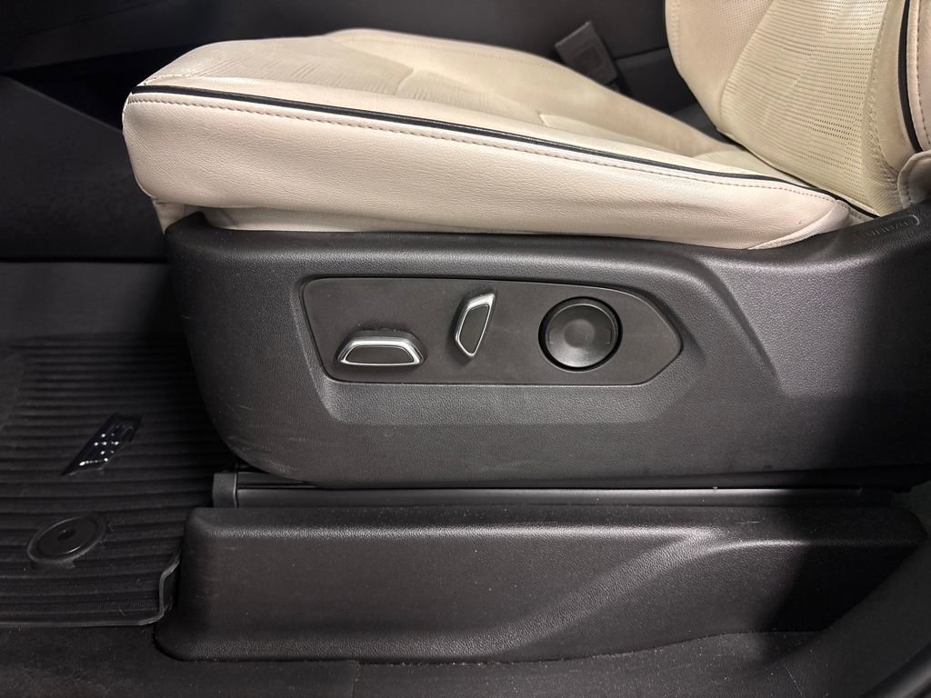 Certified 2023 Cadillac Escalade Sport w/ LPO, ONYX Package image 29