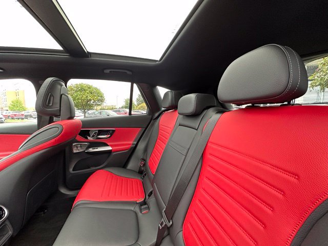Used 2024 Mercedes-Benz GLC 300 4MATIC image 29