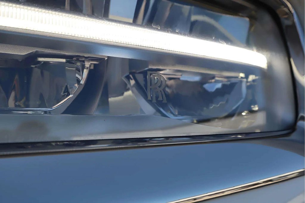 Used 2015 Rolls-Royce Phantom Drophead Coupe RWD image 22
