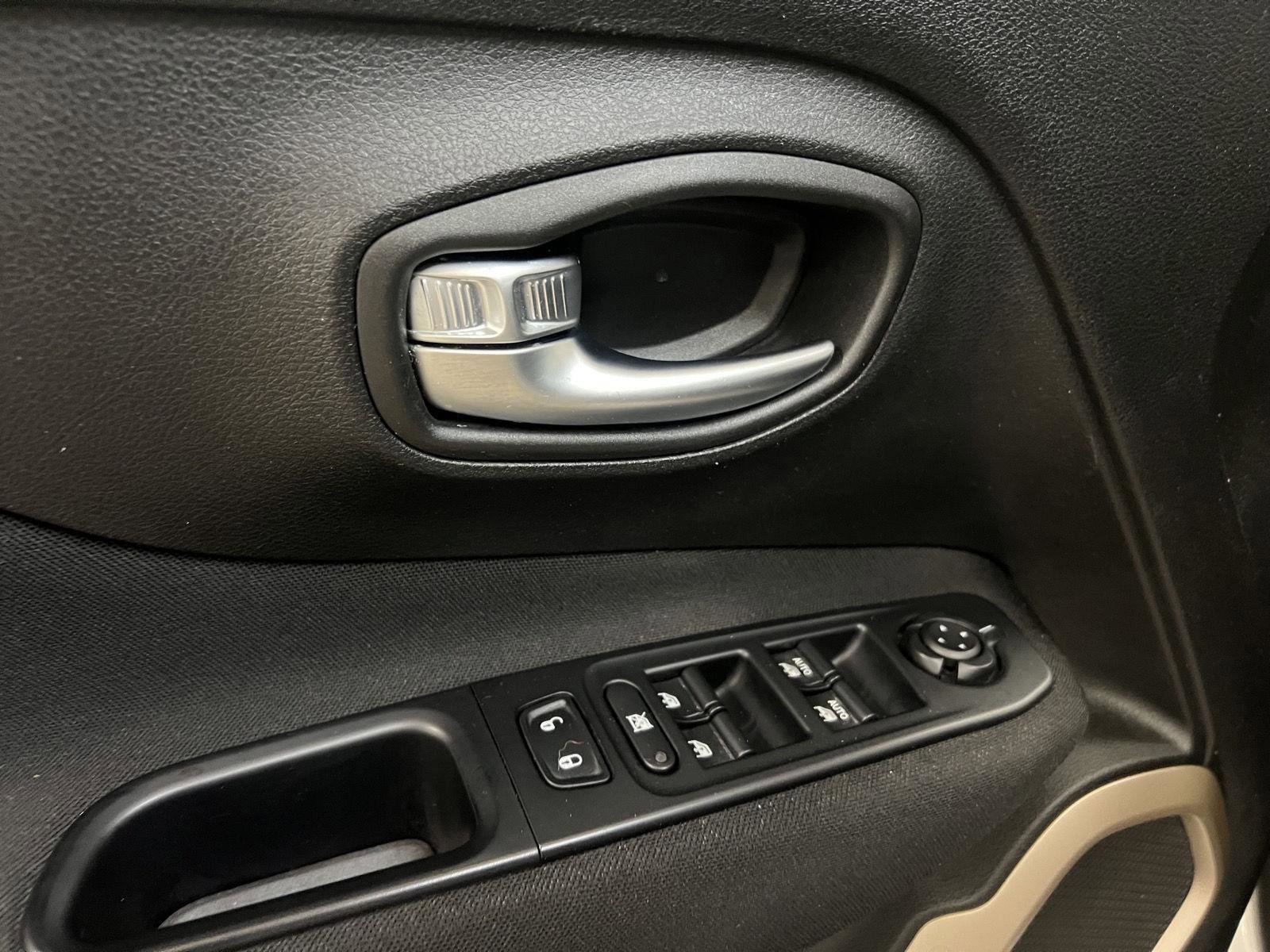 Used 2017 Jeep Renegade Sport w/ Power & Air Group image 16