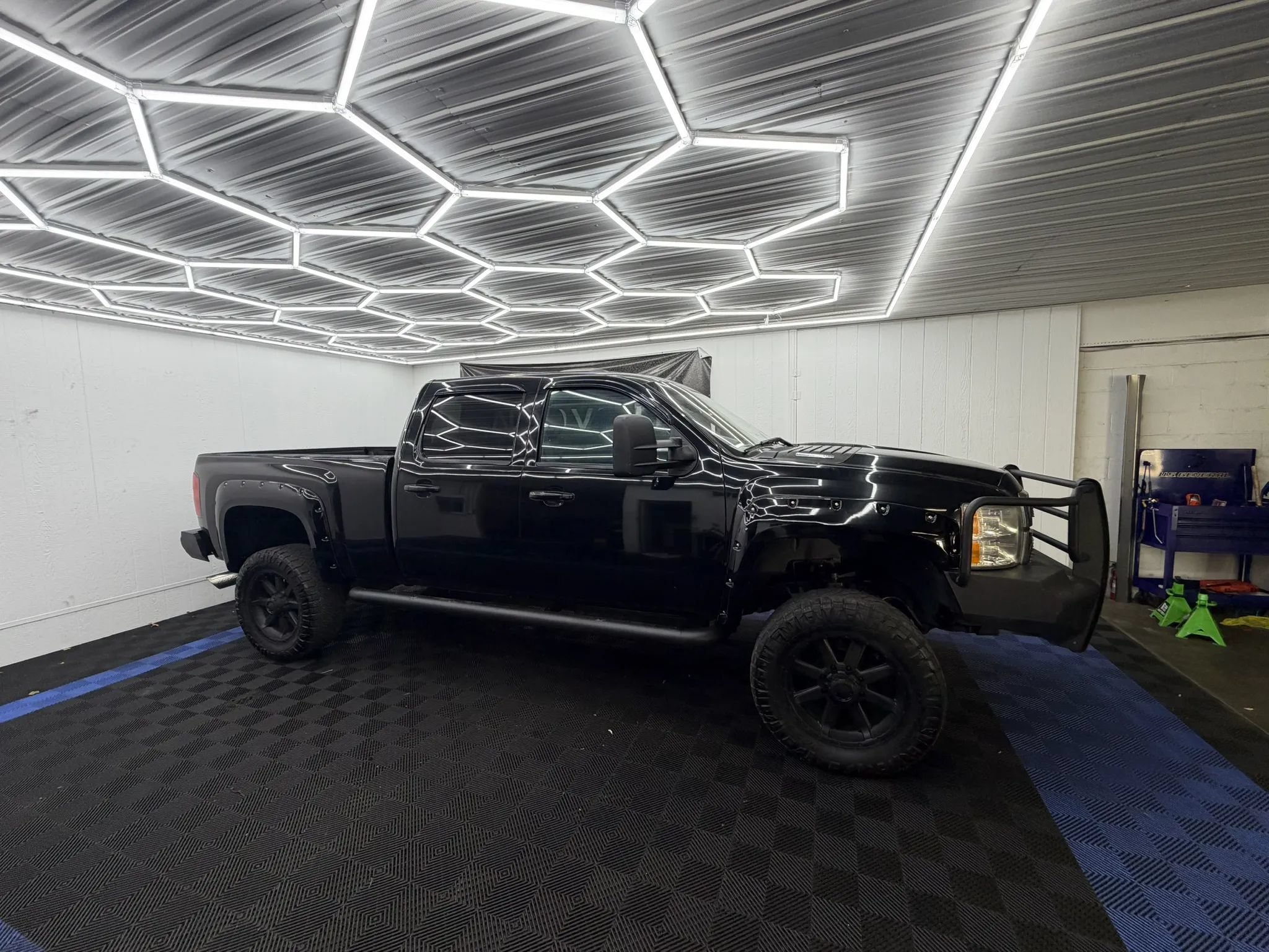 Used 2012 Chevrolet Silverado 2500 LTZ w/ LTZ Plus Package AWD/4WD image 2