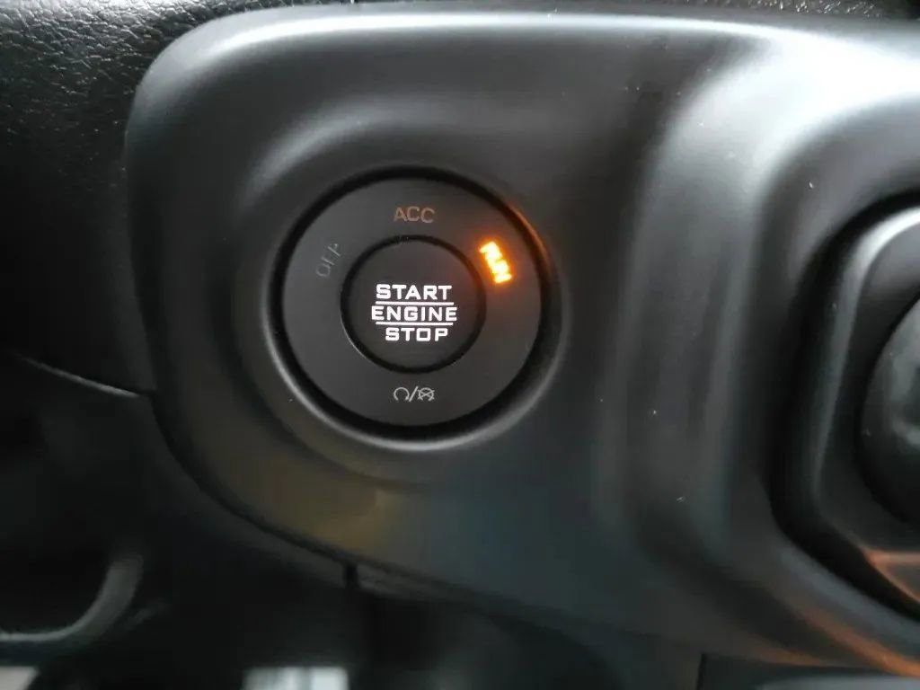 Used 2023 Jeep Gladiator Overland image 31