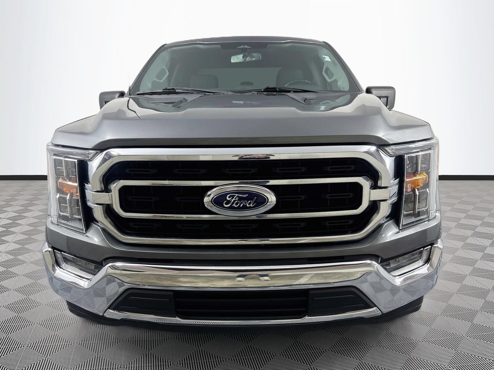 Used 2023 Ford F150 XLT w/ Equipment Group 302A High RWD image 2