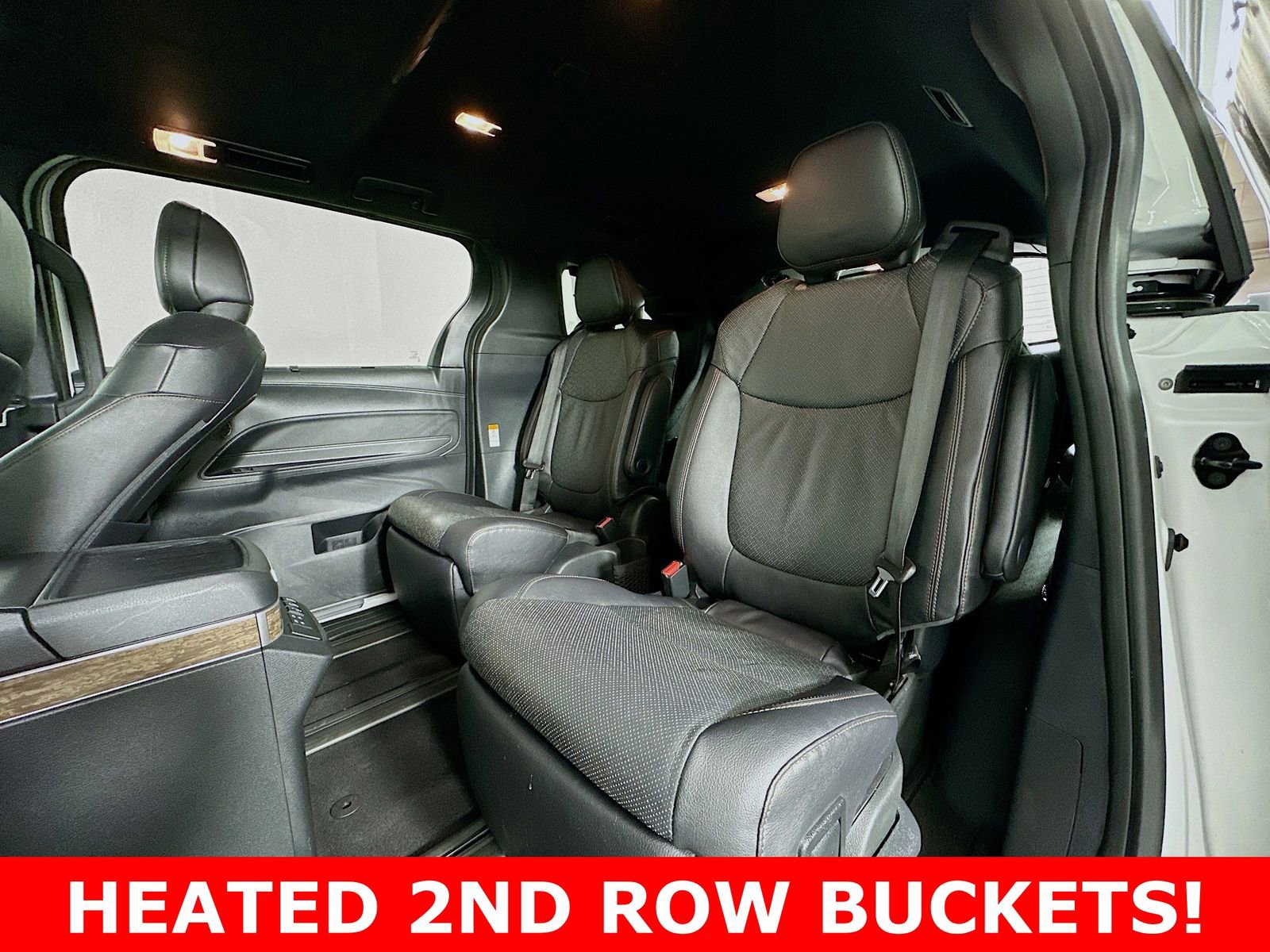 Certified 2025 Toyota Sienna Platinum image 12