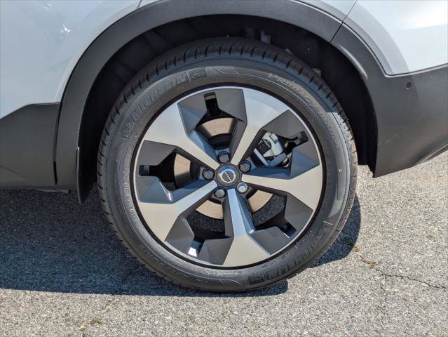 New 2026 Volvo XC40 B5 Plus w/ Protection Package Premier AWD/4WD image 6