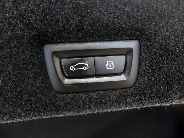 Used 2023 BMW 760i xDrive AWD/4WD image 25