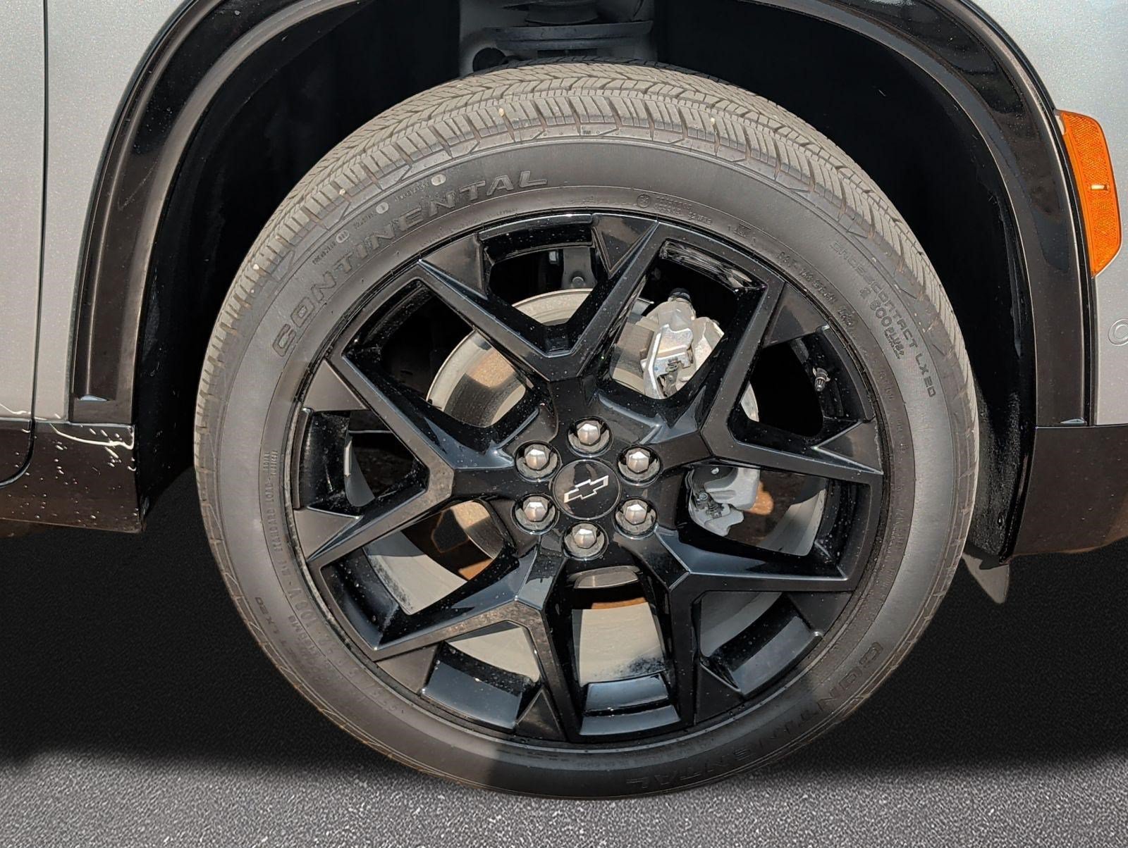 Used 2025 Chevrolet Traverse RS FWD image 7