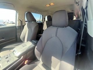 Used 2025 Toyota Highlander LE image 18