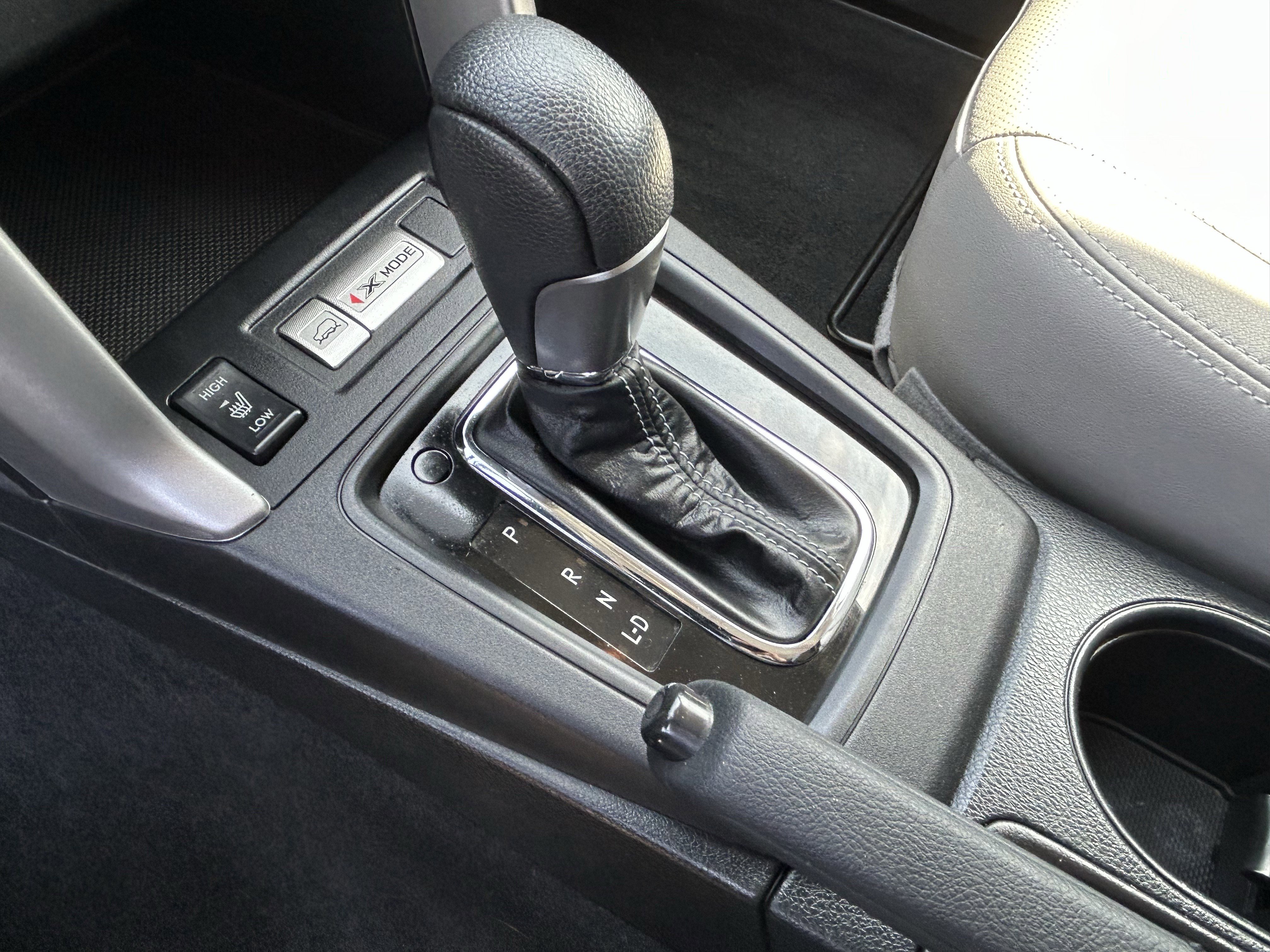 Used 2015 Subaru Forester 2.5i Touring w/ Eyesight & Navigation System AWD/4WD image 15