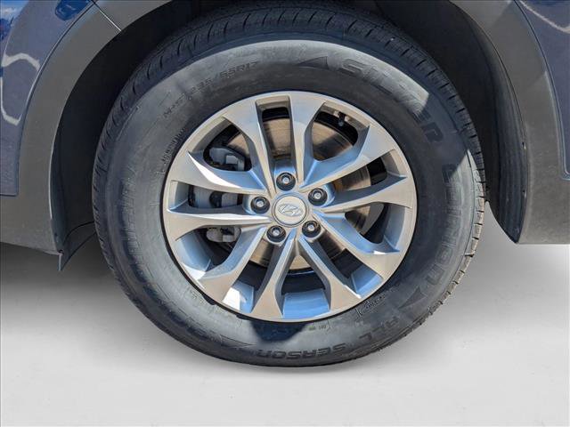 Used 2020 Hyundai Santa Fe SE image 23