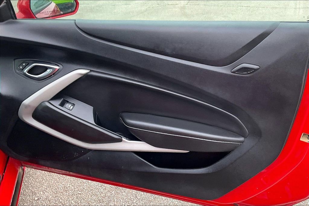 Used 2020 Chevrolet Camaro LT RWD image 22