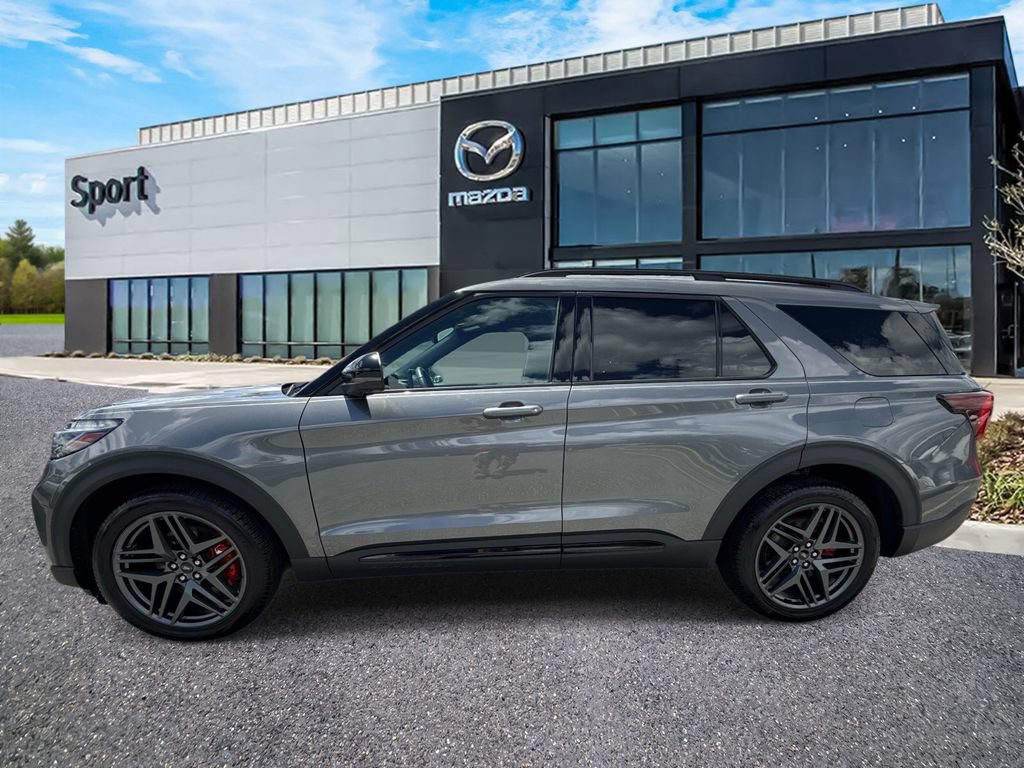 Used 2025 Ford Explorer ST AWD/4WD image 7