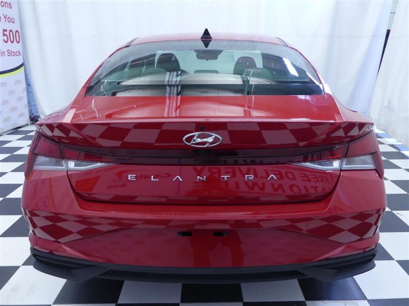 Used 2023 Hyundai Elantra SEL image 5