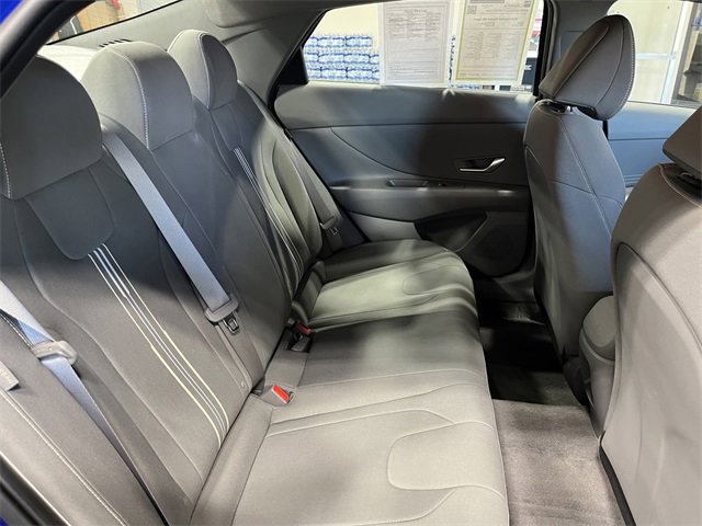 Used 2025 Hyundai Elantra Sport image 14