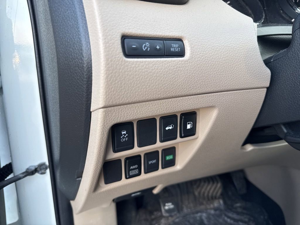 Used 2018 Nissan Rogue SV image 20