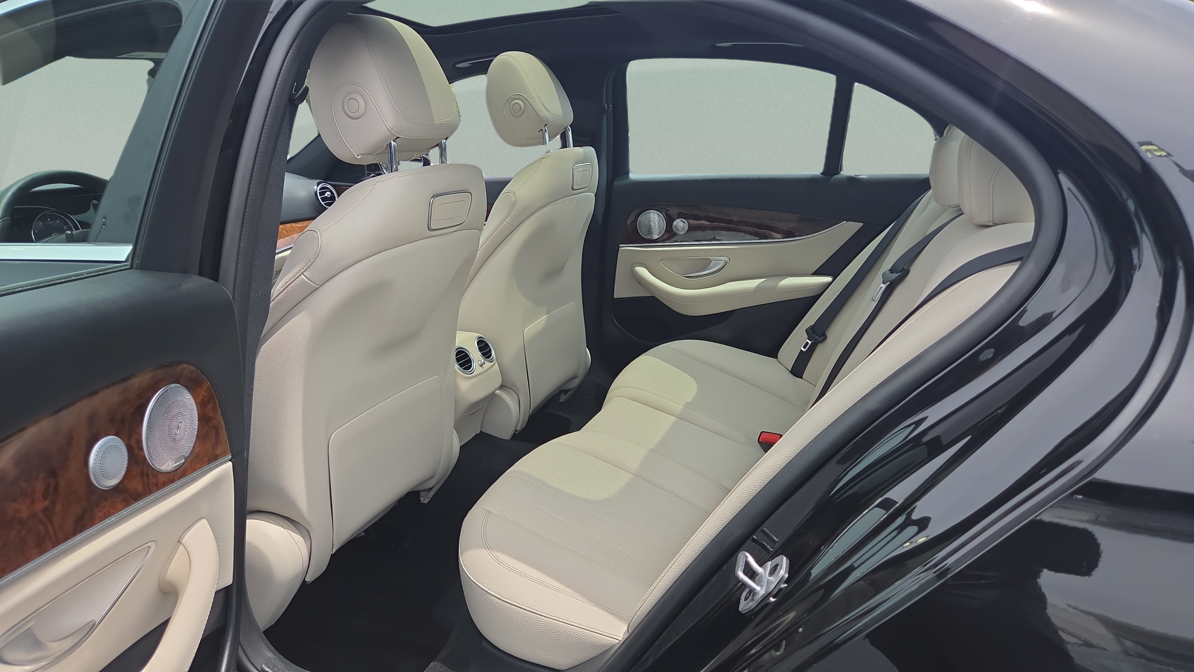 Used 2018 Mercedes-Benz E 300 image 11