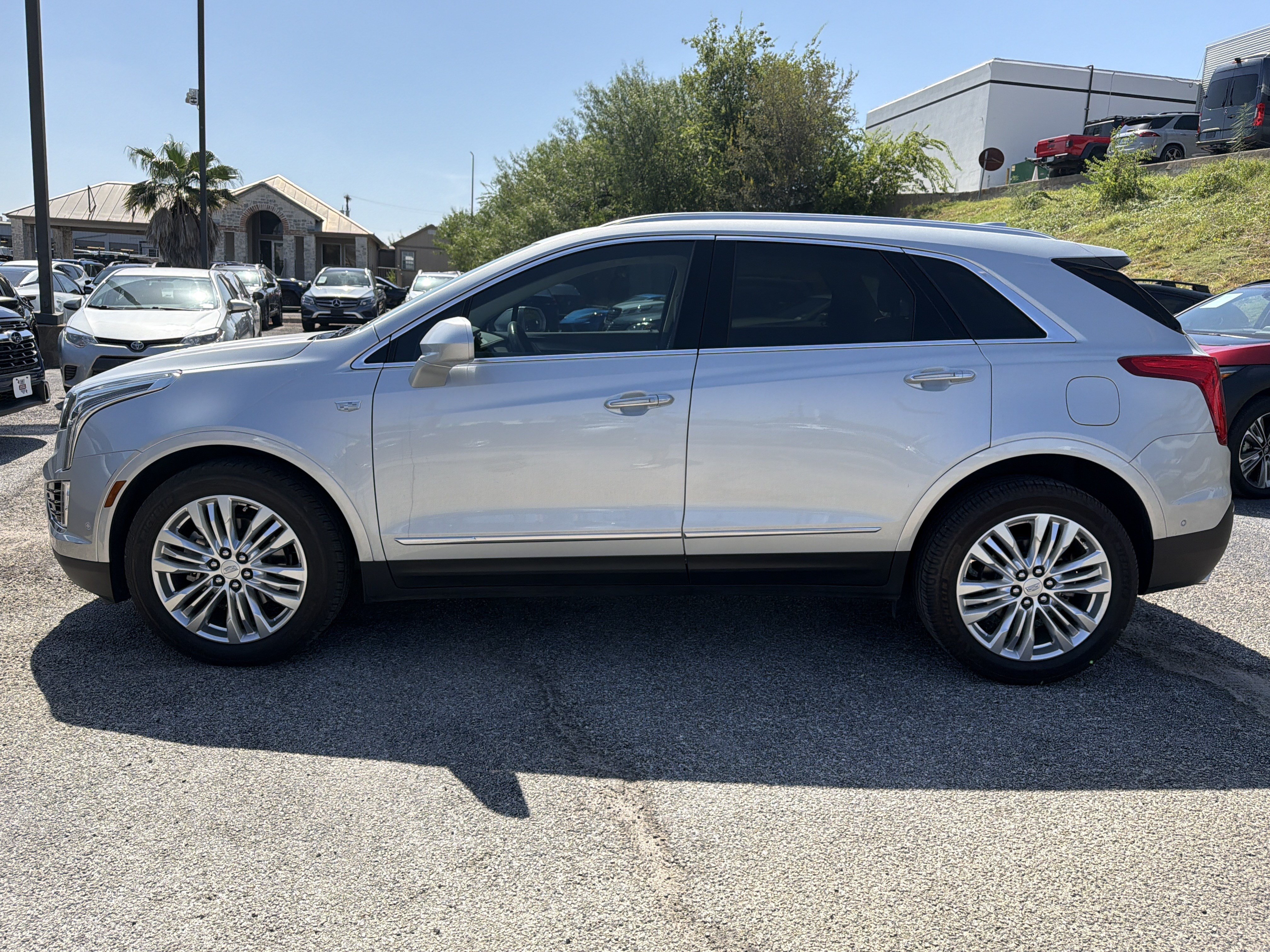 Used 2019 Cadillac XT5 Premium Luxury w/ Driver Assist Package FWD image 6
