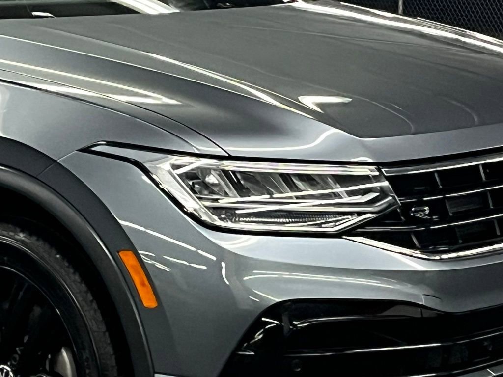 Used 2022 Volkswagen Tiguan SE R-Line AWD/4WD image 43