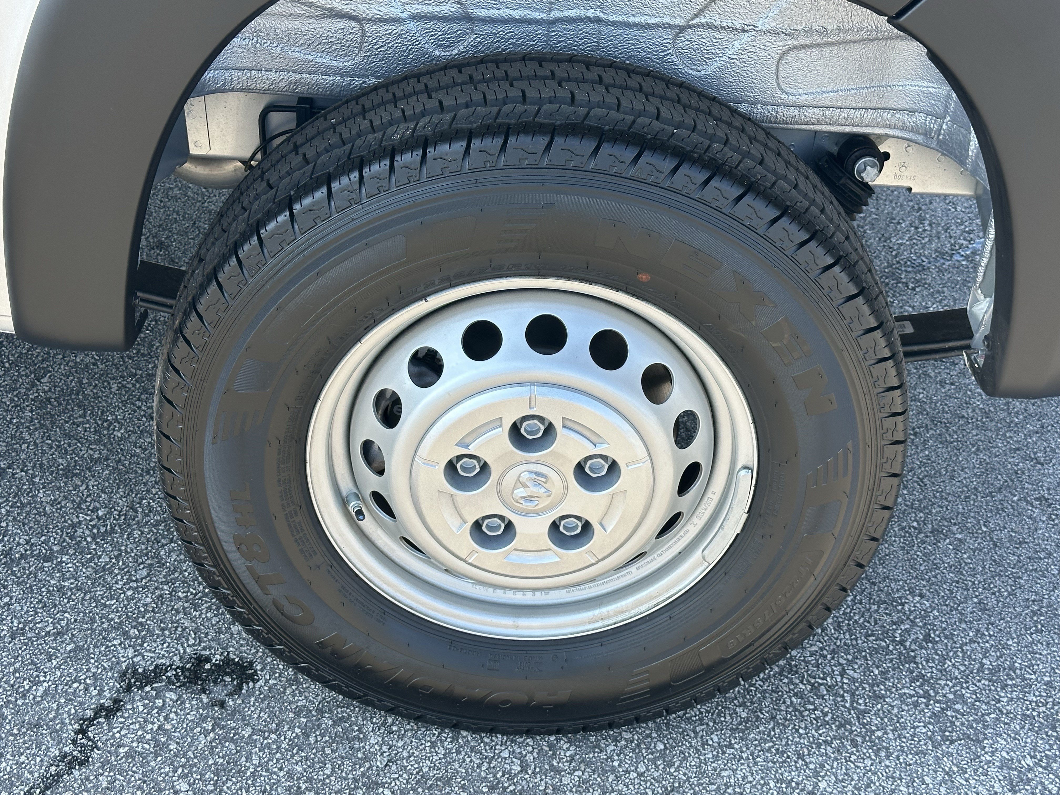 Used 2026 RAM ProMaster 1500 w/ Safety Group FWD image 19