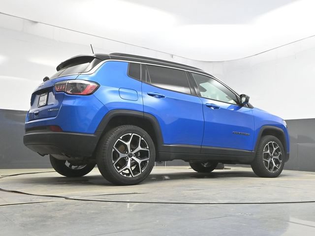 Used 2025 Jeep Compass Limited AWD/4WD image 35