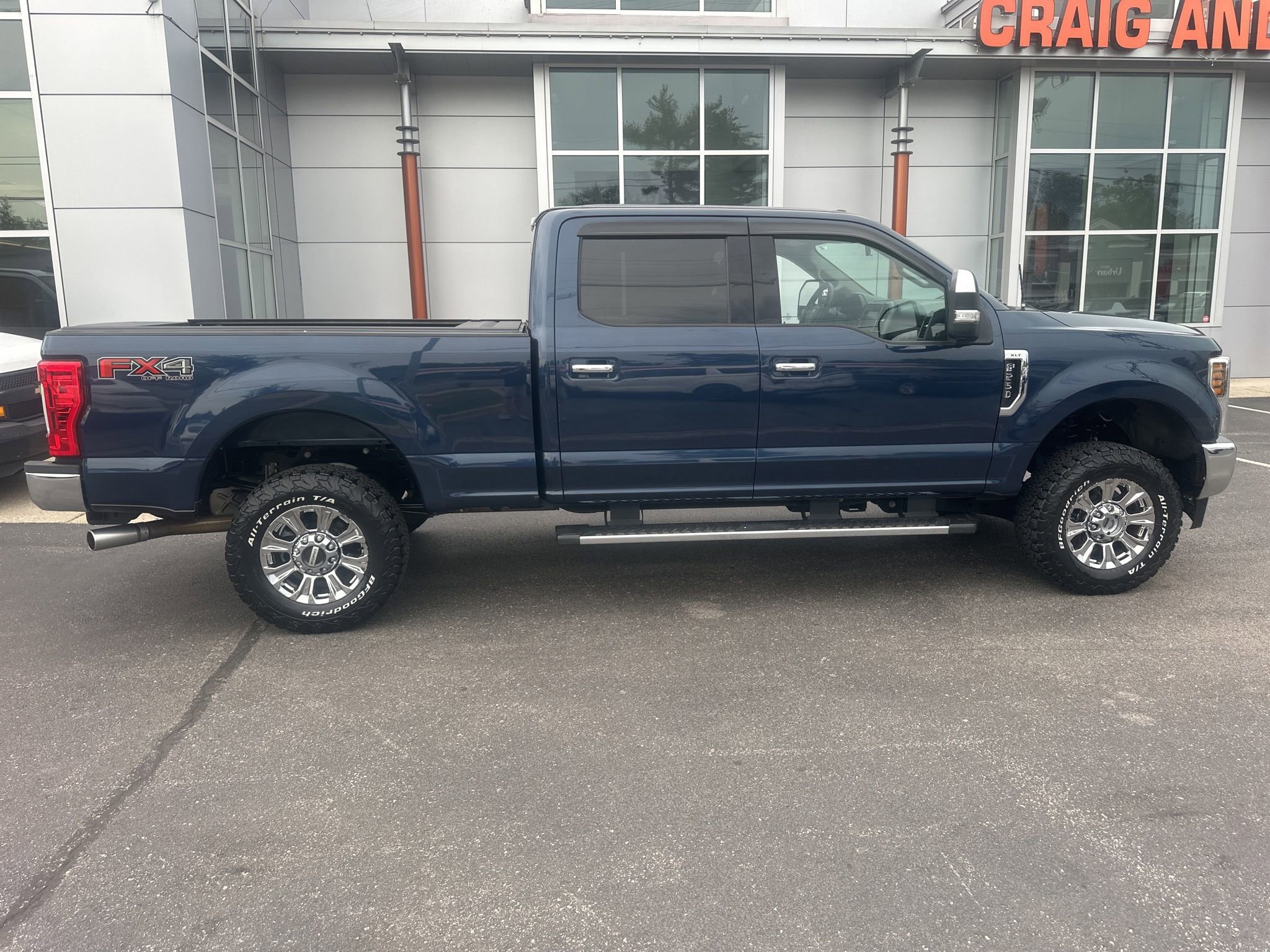 Used 2019 Ford F250 XLT w/ XLT Premium Package AWD/4WD image 4