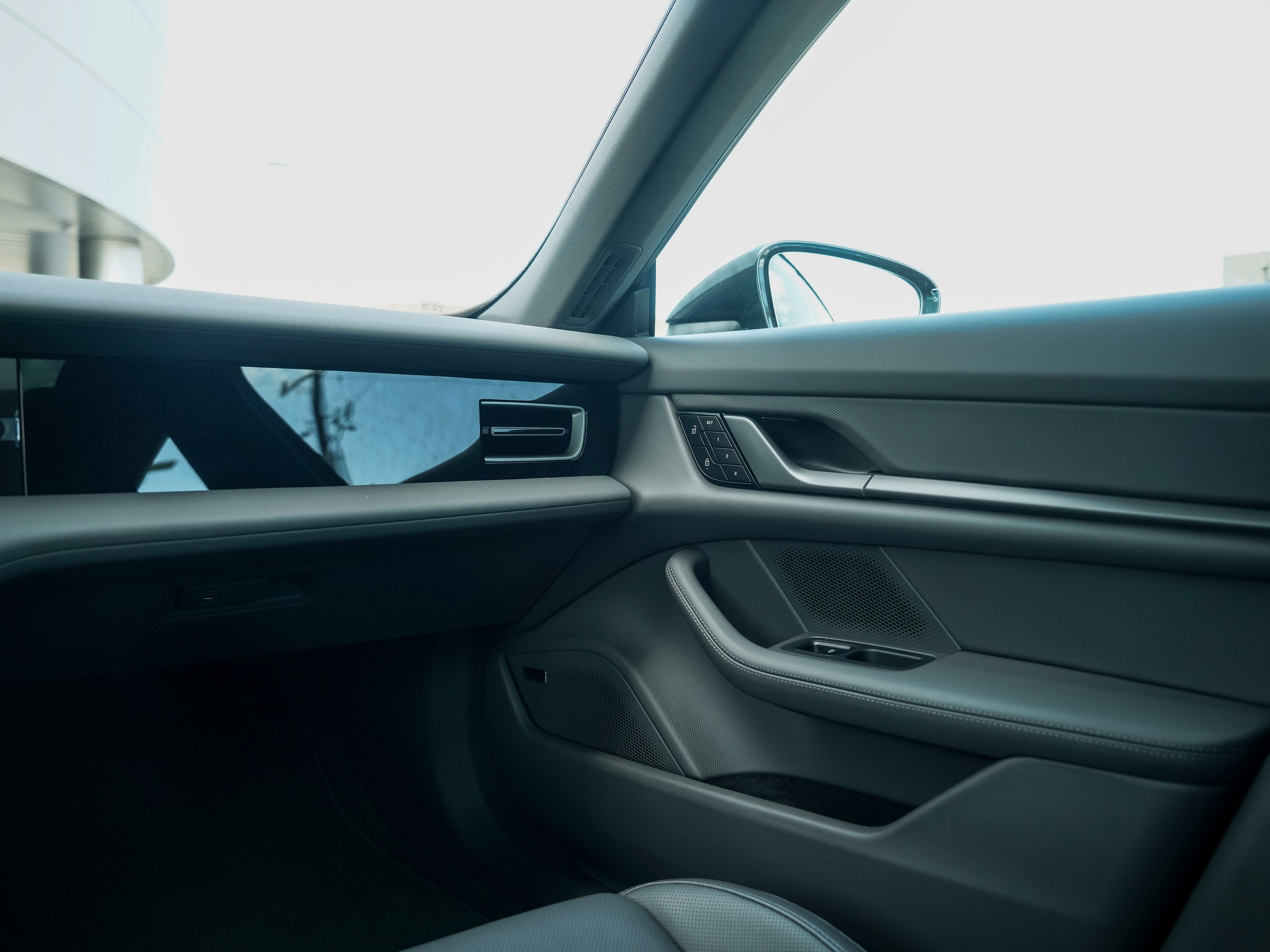 New 2025 Porsche Taycan 4 image 25