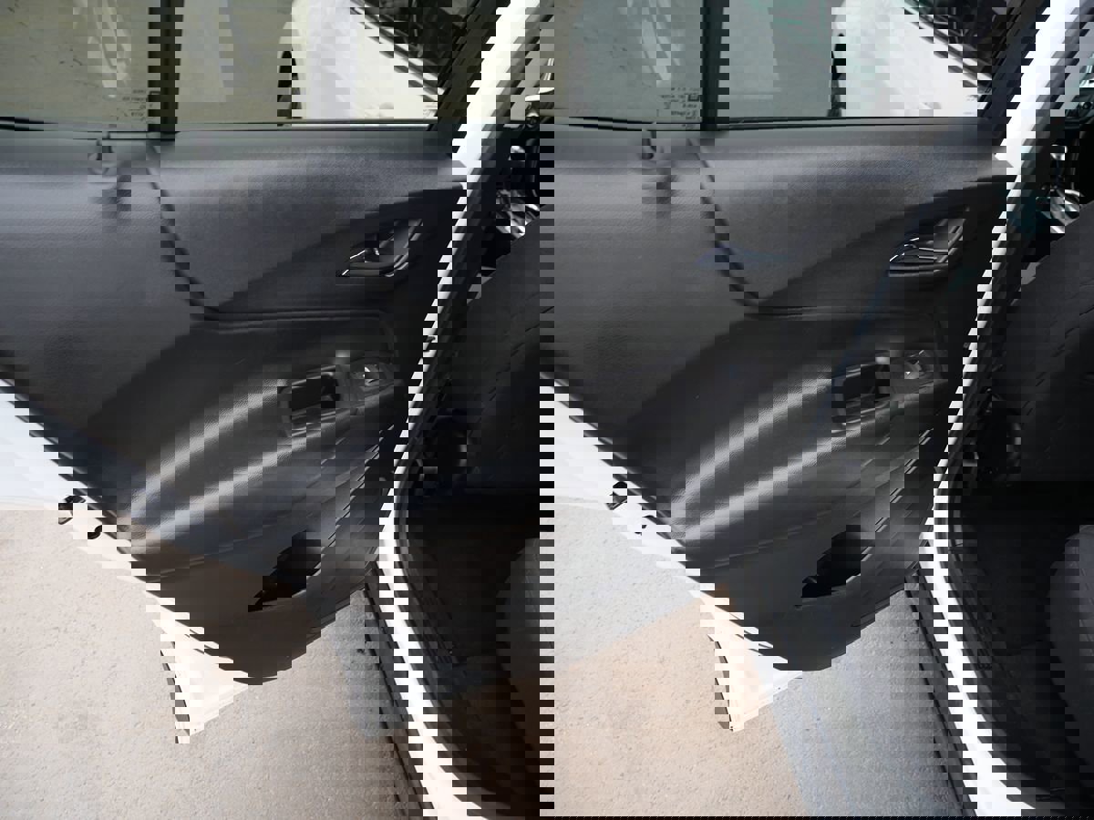 Used 2020 Chevrolet Equinox LT image 19