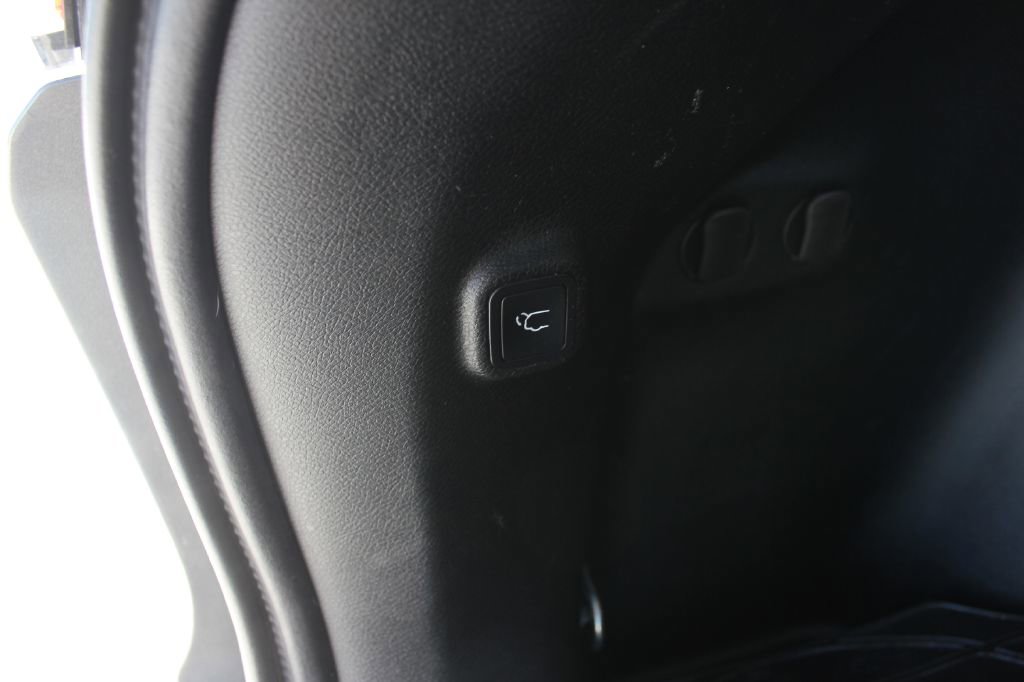 Used 2019 Jeep Cherokee Limited image 43