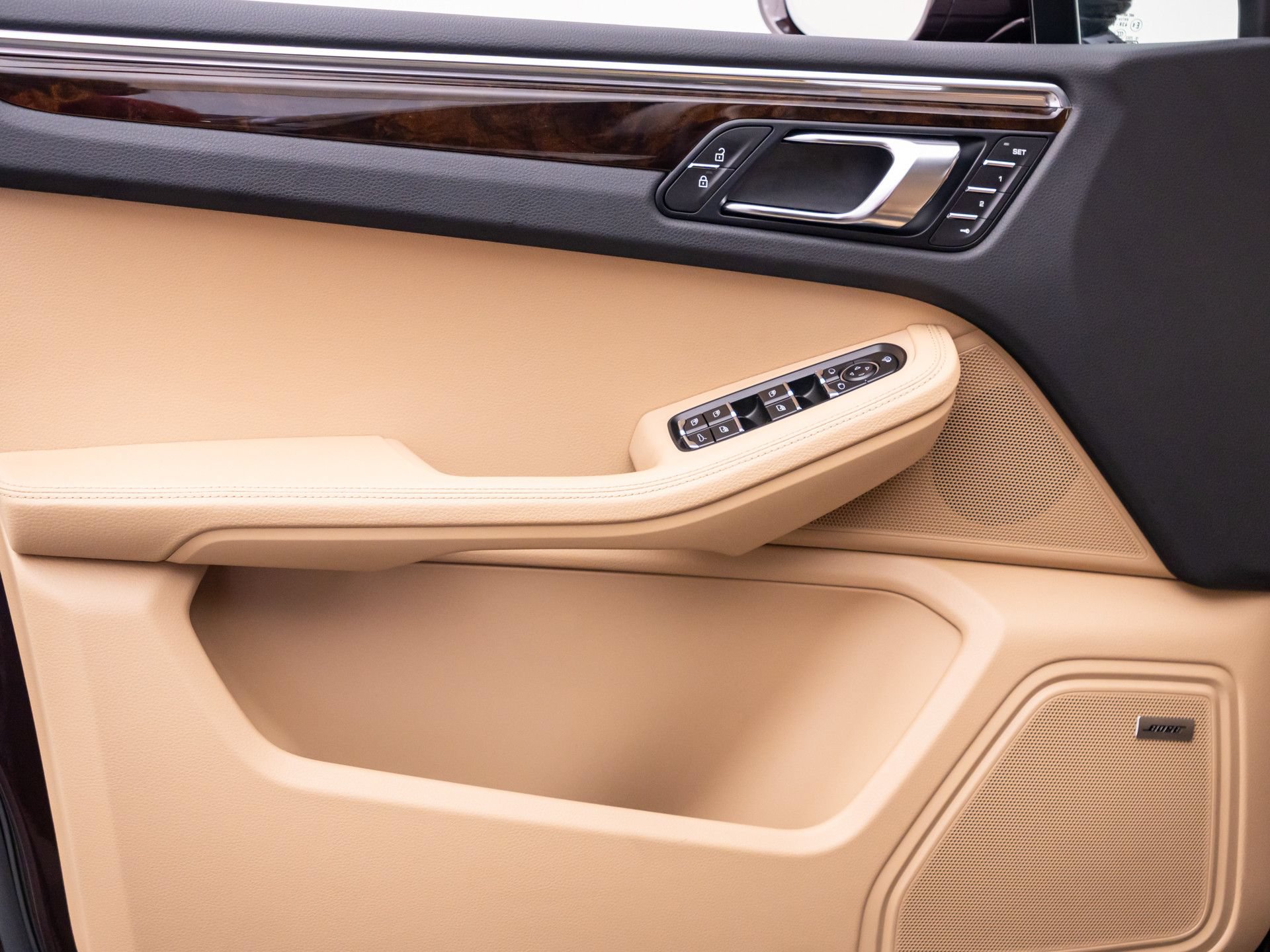 Certified 2026 Porsche Macan AWD/4WD image 14