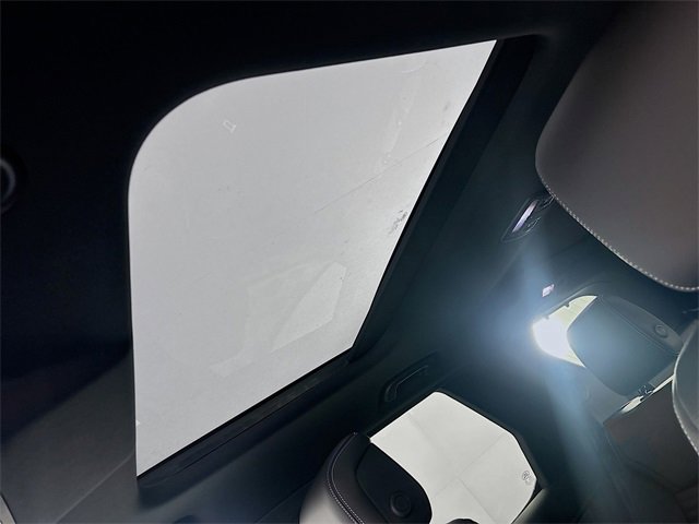 Used 2024 Land Rover Discovery Dynamic SE image 14