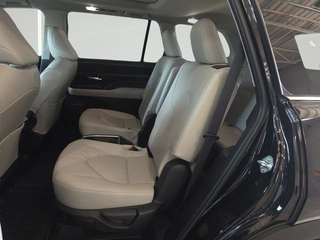 Used 2025 Toyota Grand Highlander AWD Hybrid image 26