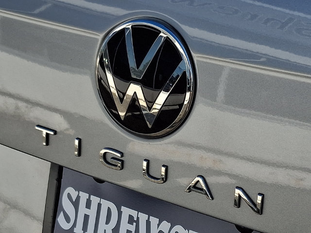 Used 2024 Volkswagen Tiguan SE R-Line AWD/4WD image 30