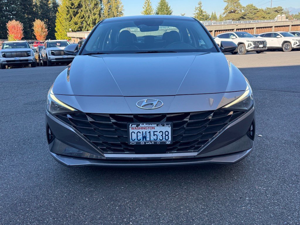 Certified 2022 Hyundai Elantra Limited FWD image 2